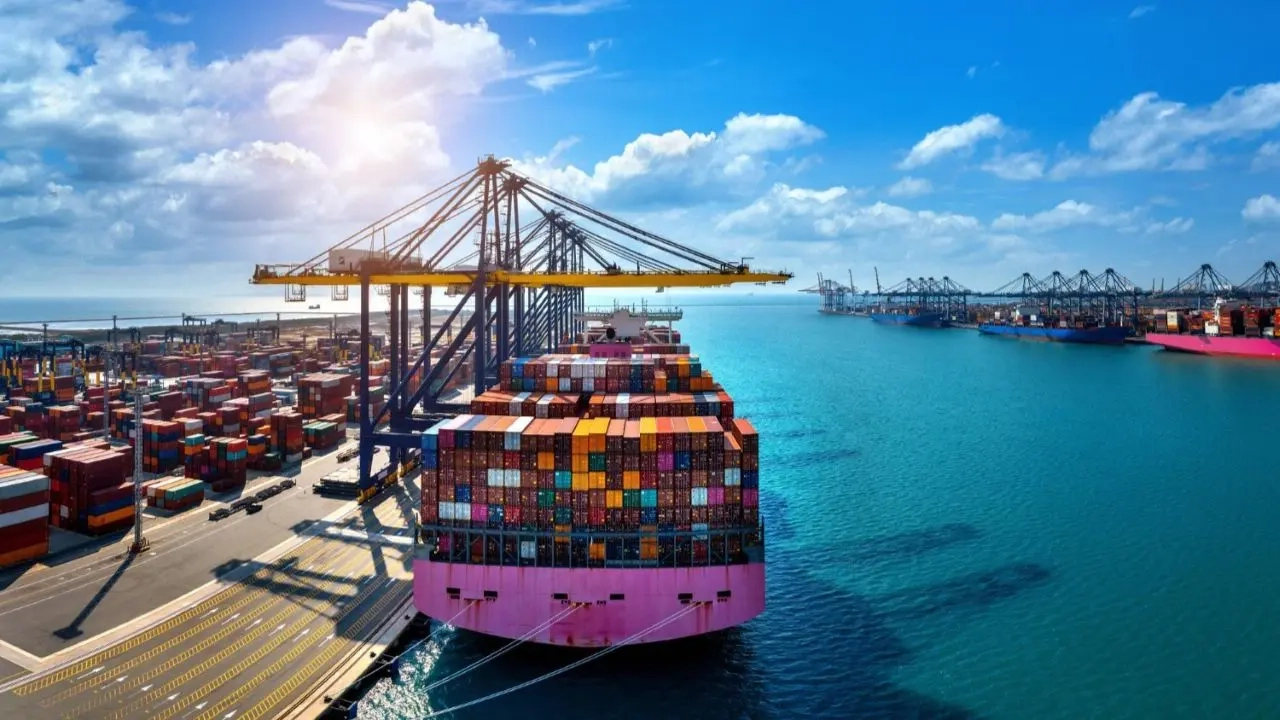 دليلك الشامل لاستيراد البضائع من تركيا: المستندات والإجراءات وطرق النقل